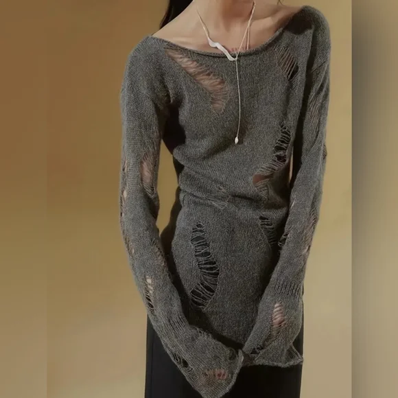 Ripped long sleeve top with irregular hem - Picture 2 of 5